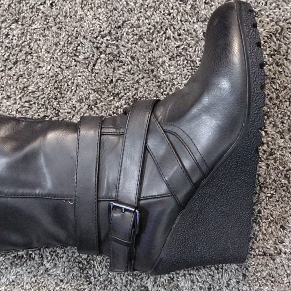 Express Women Wedges Back boots| Size 8 - Picture 5 of 14